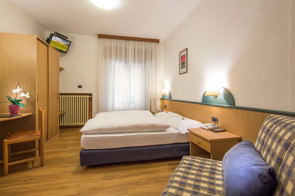Hotel Garni Ai Serrai 로카 피에토레 외부 사진