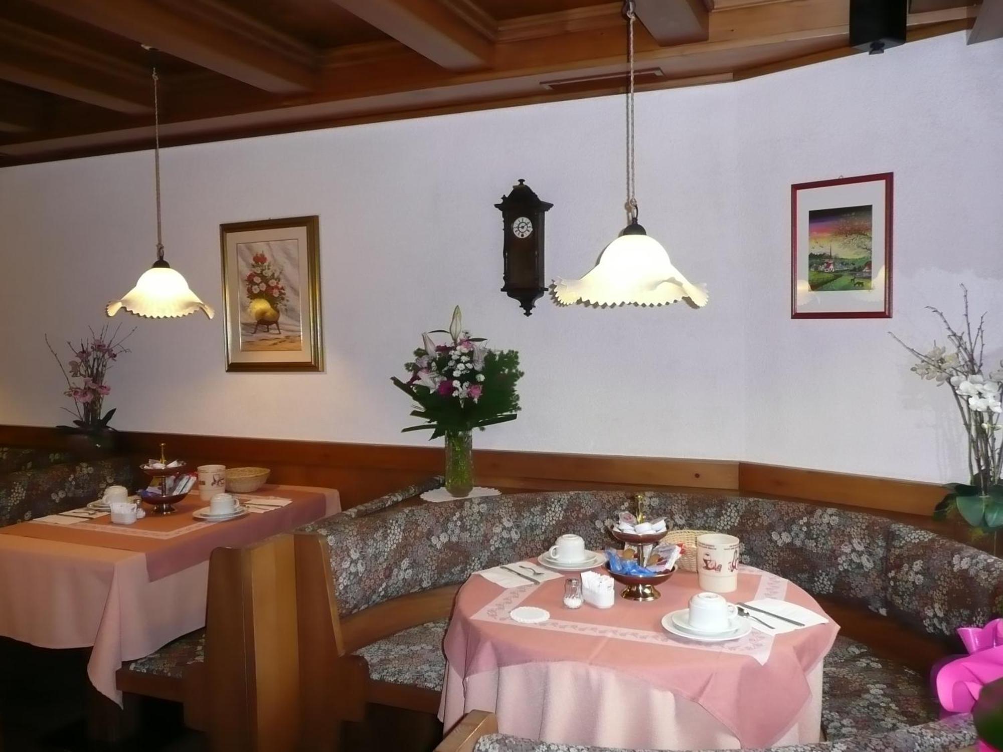 Hotel Garni Ai Serrai 로카 피에토레 외부 사진