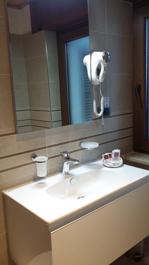 Hotel Garni Ai Serrai 로카 피에토레 외부 사진